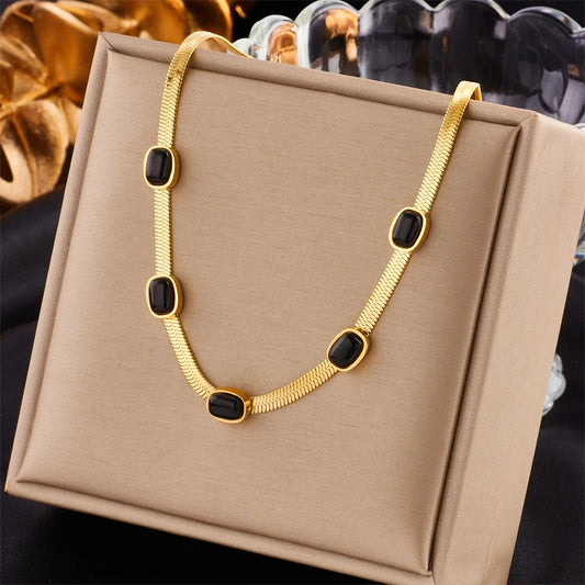 Noir Elegance Collier